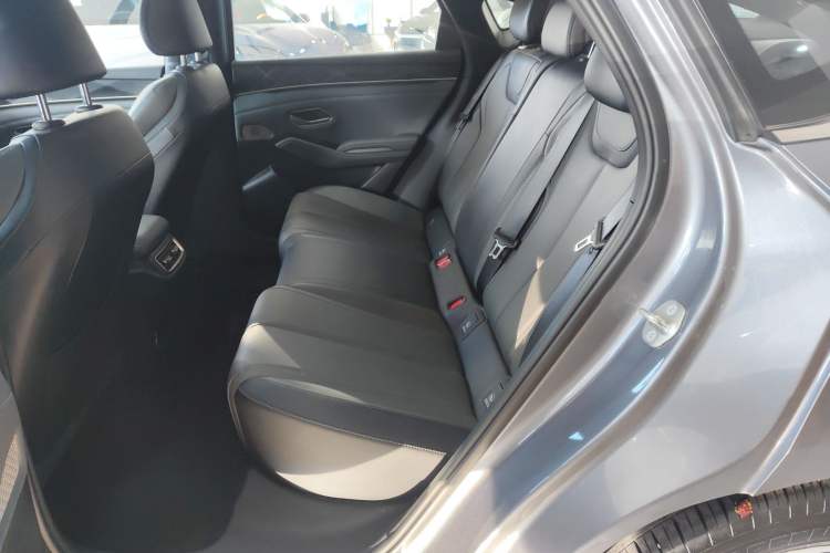 Used BYD Qin L 2025 DM-i Smart Drive 120KM Leading Model
