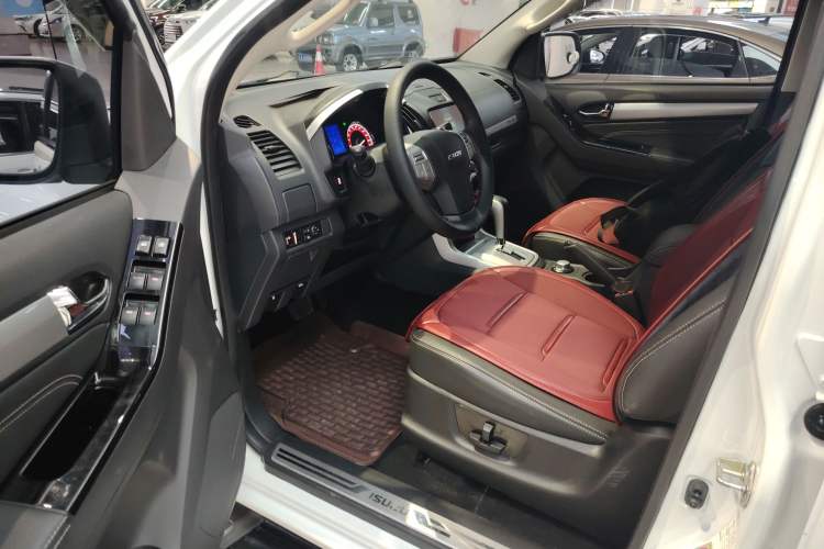 Used Isuzu mu-X 2017 2.5T Four-Wheel Drive Automatic Luxury 7-Seater
