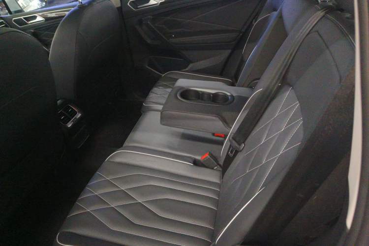 Used Volkswagen Tiguan L 2024 300TSI Automatic Two-Wheel Drive Smart Edition
