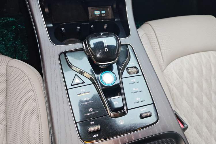 Used BYD Han 2025 DM-i Intelligent Driving Edition 125KM LiDAR Flagship Model