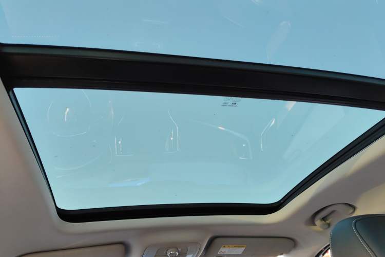 Used Roewe RX5 New Energy 2017 eRX5 50T Hybrid Connected Prestige Flagship Edition
