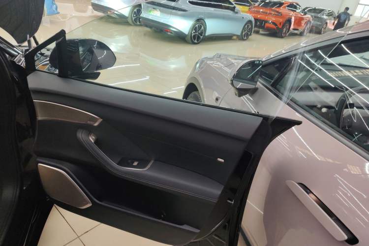 Used ONVO L60 2024 60 kWh Rear-Drive Version
