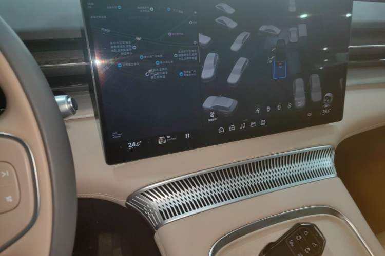 Used XPeng X9 2025 740 Ultra-Long Range Max
