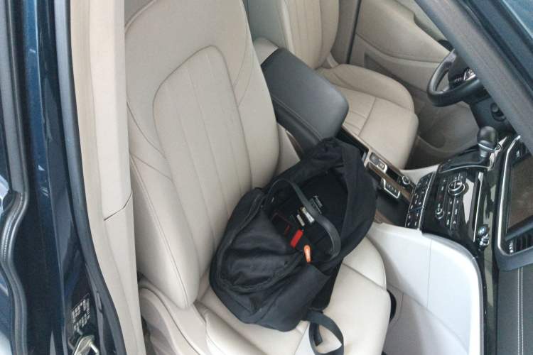 Used GAC Trumpchi M8 2020 390T Deluxe Edition
