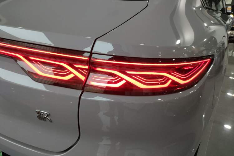 Used BYD Han 2025 EV with 701 km of Laser Radar-Enabled Intelligent Driving