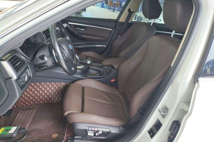 Used BMW 3 Series 2018 320Li Leading Luxury Package
