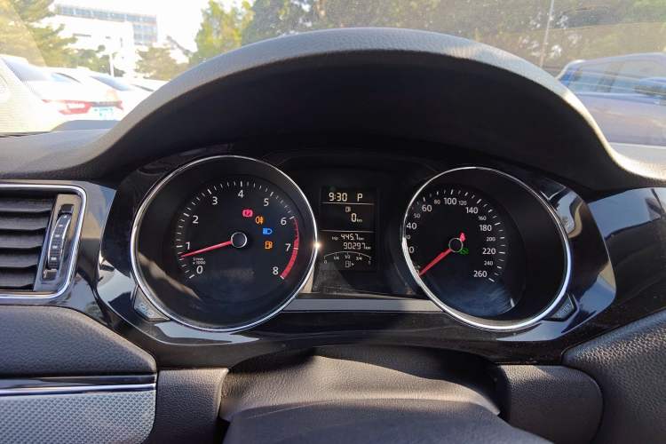 Used Volkswagen Sagitar 2015 1.6L Automatic Comfort Model
