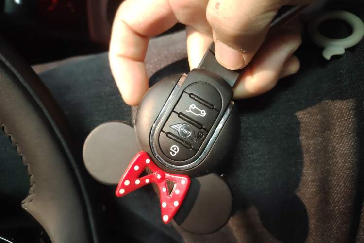 Used  MINI 2021 1.5T COOPER Classic Edition Five-Door Version
