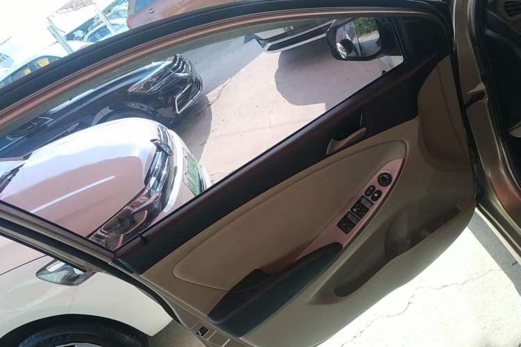 Used Hyundai Verna 2014 1.4L Manual Smart GLS Trim
