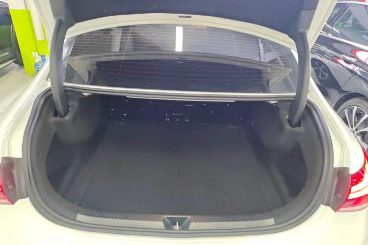 Used Mercedes-Benz A-Class 2022 Revised Version A 200 L Sport Sedan Fashionable Style