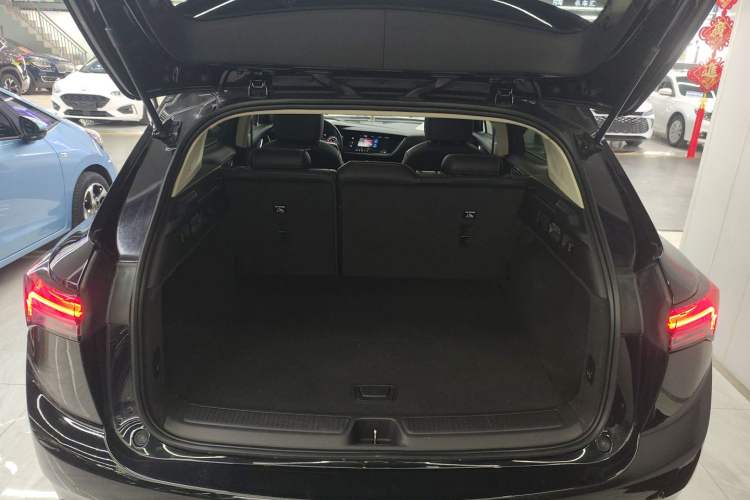 Used Buick Envision 2022 Facelift Encore S 552T Two-Wheel-Drive Luxury Model
