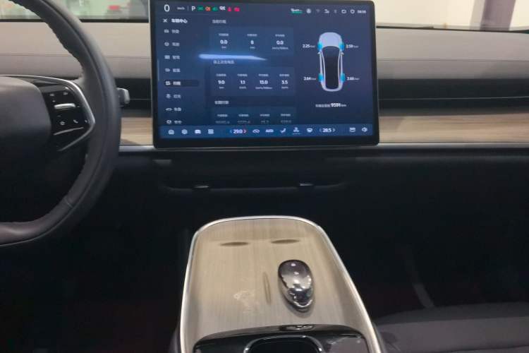 Used  A07 2024 All-Electric "True Fragrant" Edition 515 Elite Model
