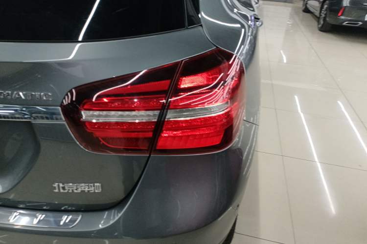 Used Mercedes-Benz GLA 2017 GLA 220 4MATIC Fashion Model
