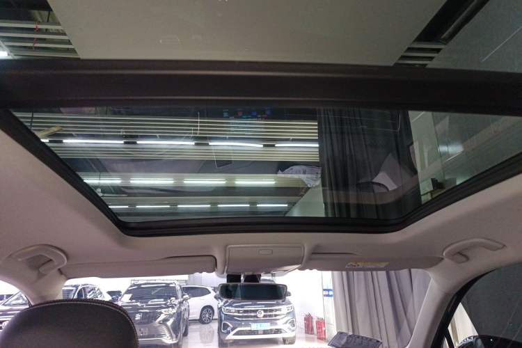 Used Volkswagen Tiguan L 2022 330TSI Automatic Two-Wheel Drive R-Line Enhanced Edition
