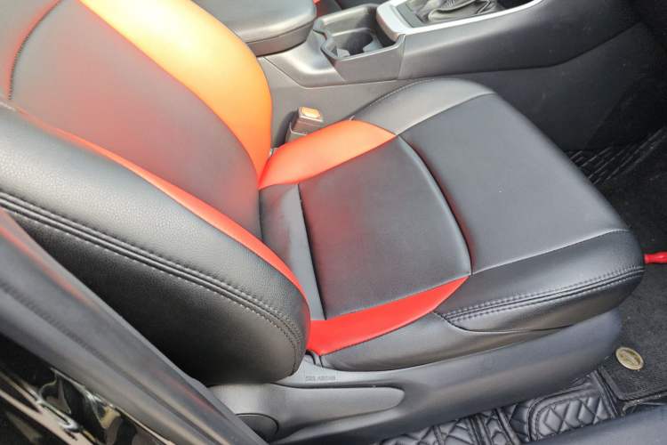 Used Toyota Wildlander 2022 Updated Version 2.0L CVT Two-Wheel Drive Leading Edition
