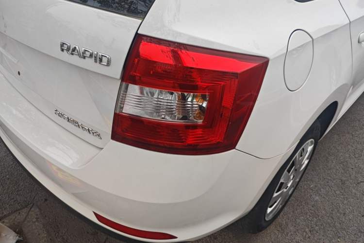 Used Skoda Rapid Spaceback 2016 Revised Version 1.6L Automatic Front-Drive Edition