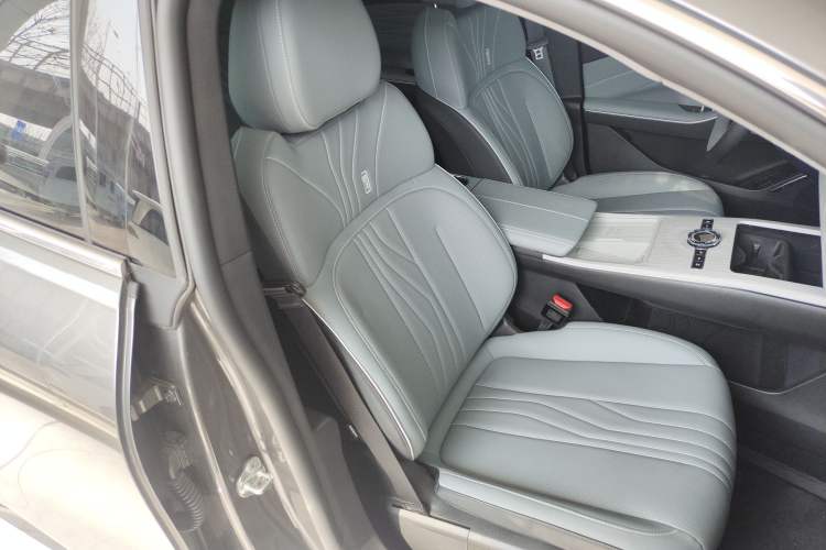 Used Geely Galaxy E8 2024 550 km Range Rear-Drive MAX
