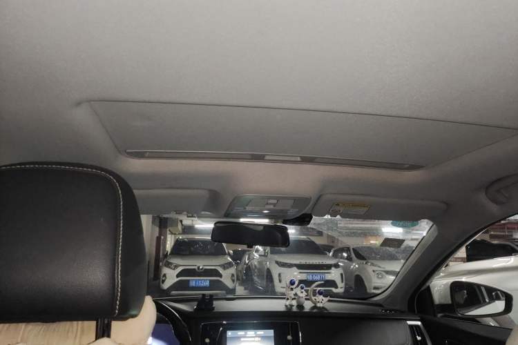 Used Roewe i6 New Energy 2017 45T Hybrid Connect & Smart Enjoyment Edition
