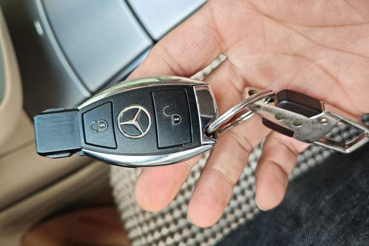 Used Mercedes-Benz R-Class 2011 R 300 L Business Model