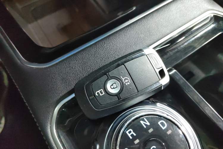 Used Ford Edge 2021 PLUS EcoBoost 245 Two-Wheel-Drive Titanium 7-Seater
