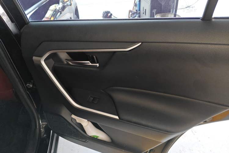 Used Toyota RAV4 2021 2.0L CVT Two-Wheel Drive Fashion Edition
