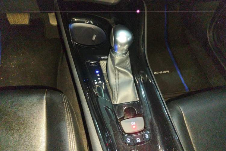 Used Toyota C-HR 2018 2.0L CoolRun Leading Edition with Sunroof China VI Standard
