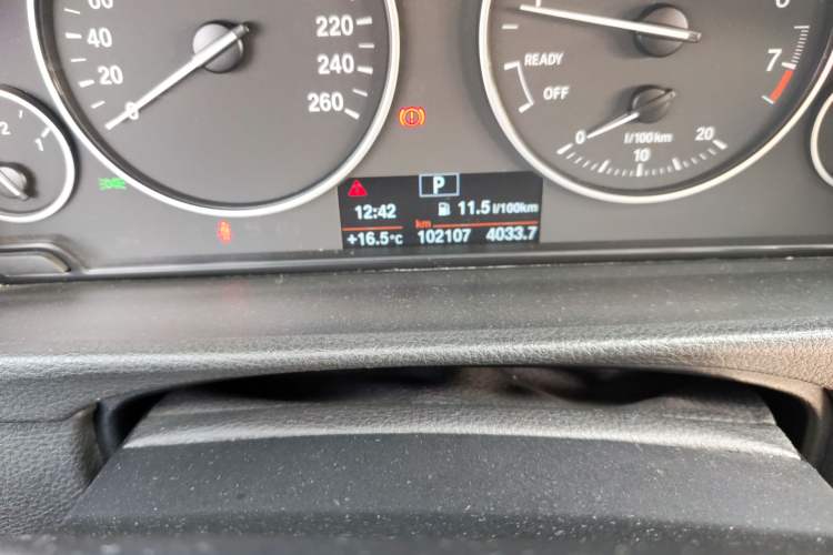 Used BMW 3 Series 2015 320i Fashion Model
