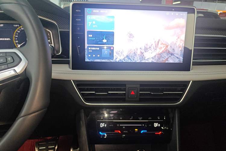 Used Volkswagen Tiguan L 2025 Model Outstanding Version 330TSI Automatic Two-Wheel Drive R-Line Longyao Edition
