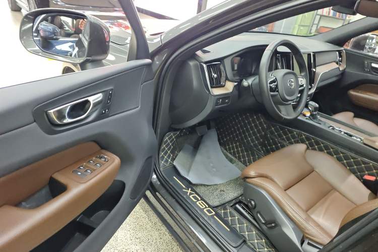 Used Volvo XC60 2021 T5 4x4 Smart Luxury Edition
