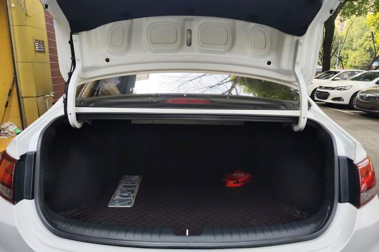 Used Hyundai Celesta 2020 1.6L Automatic GL Enjoyable Edition