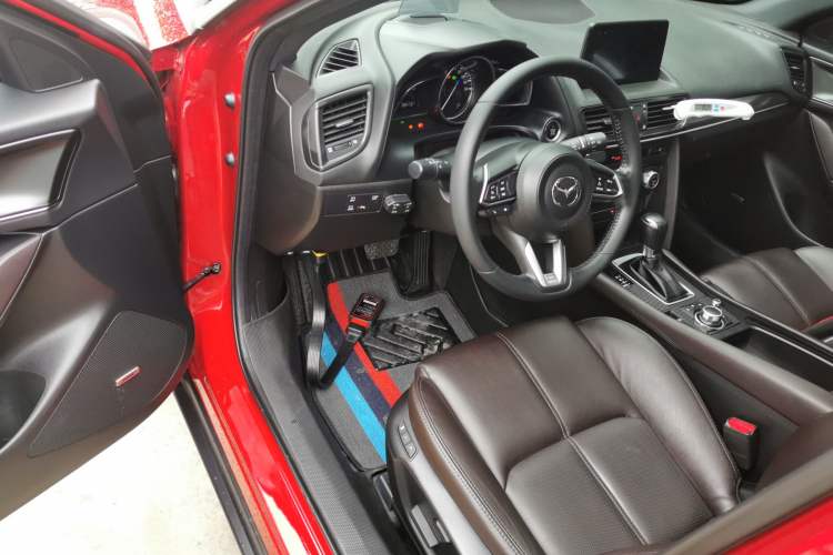 Used Mazda CX-4 2020 2.5L Automatic 4x4 Sky Blue Passion Edition
