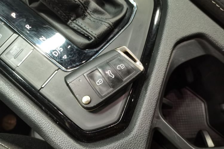 Used Volkswagen Tiguan L 2021 330TSI Automatic Two-Wheel Drive Smart Edition