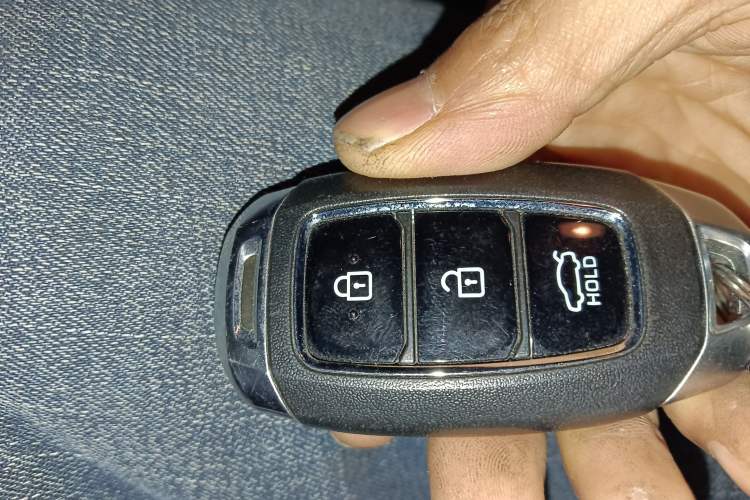 Used Hyundai Elantra 2023 1.5L CVT LUX Prestige Edition
