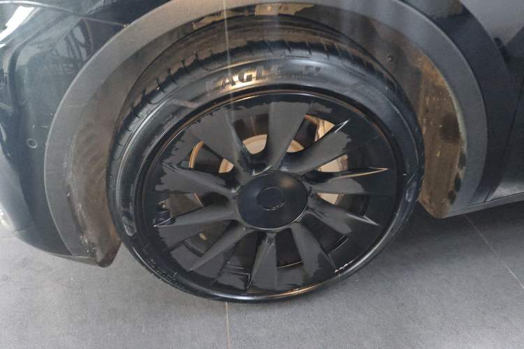 Used Tesla Model Y 2021 Long-Range All-Wheel-Drive Version
