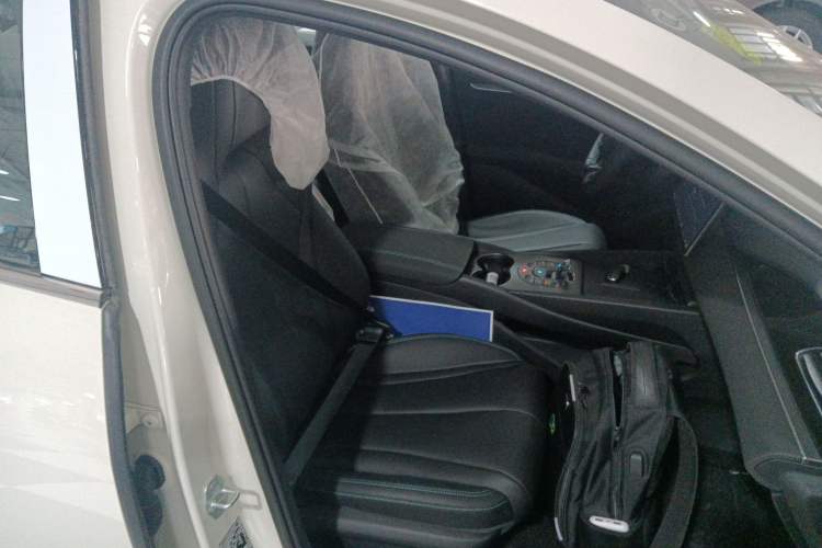 Used BYD Seal 06 New Energy 2025 DM-i Smart Drive 80KM Luxury Model
