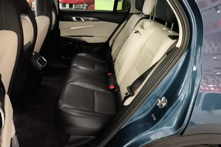 Used Lynk & Co 01 2019 2.0T Two-Wheel Drive Zhaopu Version China VI Standard
