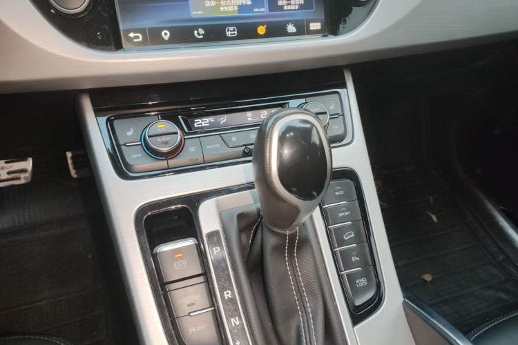 Used Geely Auto Emgrand X7 Sport 2016 1.8TD Automatic All-Wheel Drive Smart Version
