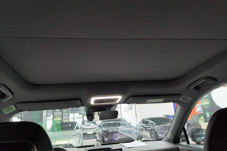 Used Zeekr 7X 2025 100 kWh Long-Range Rear-Wheel Drive with Intelligent Driving Features
