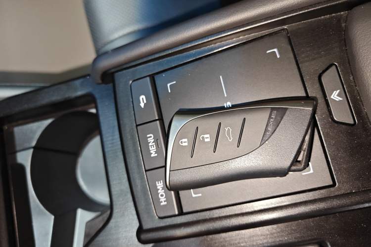 Used Lexus ES 2020 300h Premier Edition
