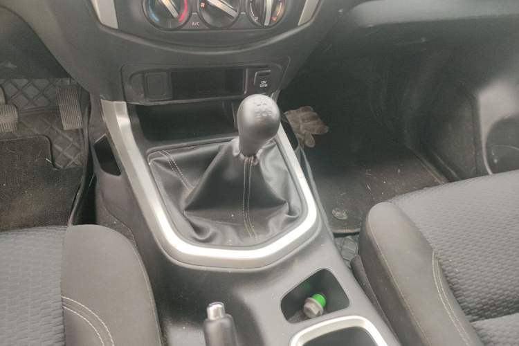 Used Nissan Navara 2017 2.5L Manual Two-Wheel Drive Standard Edition QR25