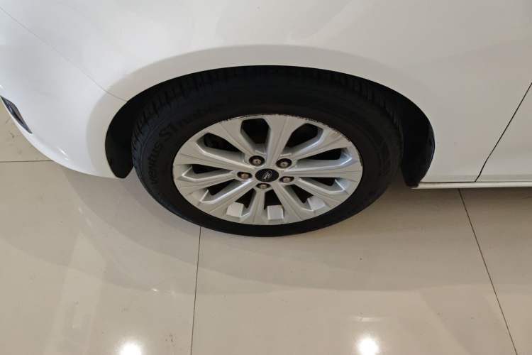 Used Ford Escort 2015 1.5L Automatic Fashion Model
