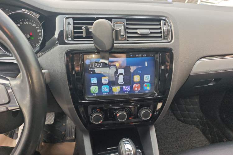 Used Volkswagen Sagitar 2017 230TSI Automatic Comfort Version