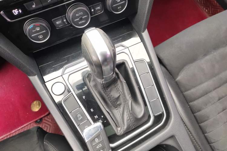 Used Volkswagen Magotan 2018 330TSI DSG Luxury Model
