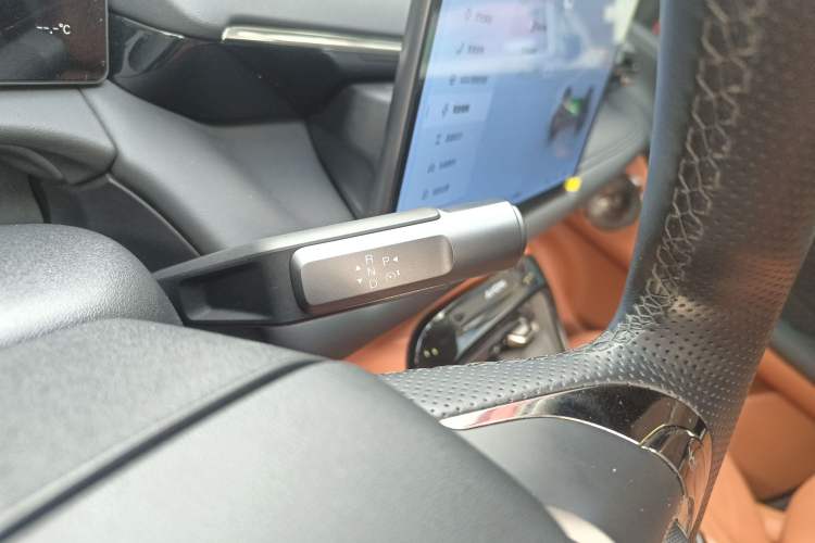 Used AION V 2024 Aion Tyrannosaurus 650 Smart Premium Edition
