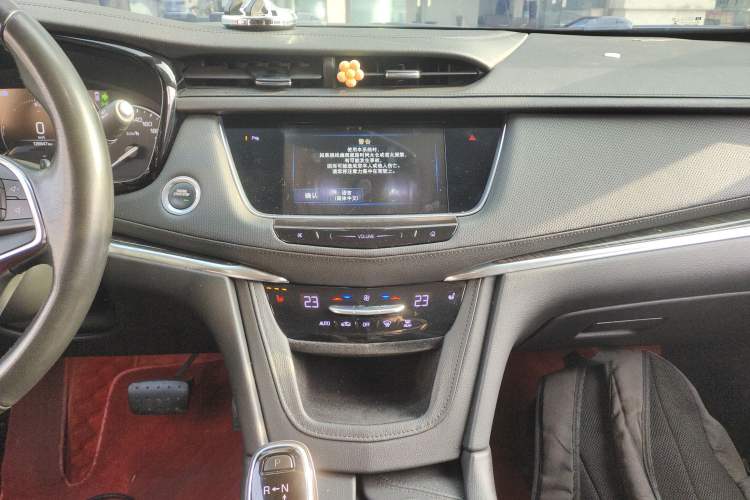 Used Cadillac XT5 2018 25T Luxury Model
