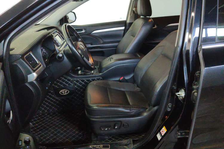 Used Toyota Highlander 2018 2.0T Four-Wheel Drive Luxury Version 7 Seats China VI Standard
