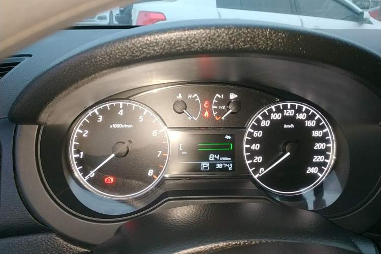 Used Nissan Tiida 2016 1.6L CVT Cool Dynamic Edition
