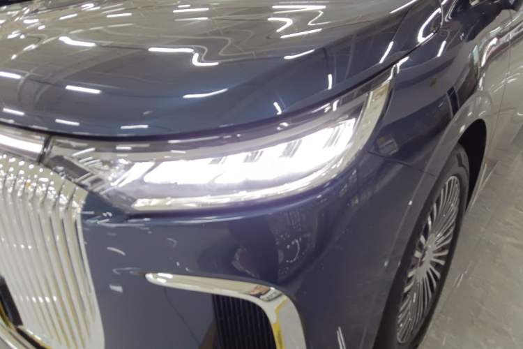 Used VOYAH Dream 2025 PHEV Four-Wheel-Drive Flagship Kunpeng Edition
