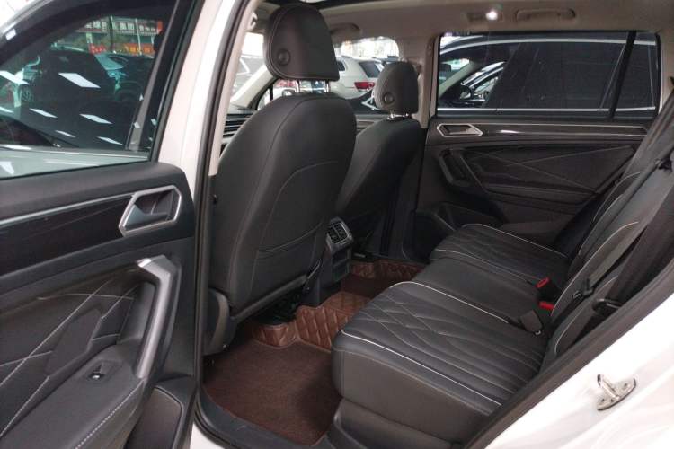 Used Volkswagen Tiguan L 2024 300TSI Automatic Two-Wheel Drive Smart Edition
