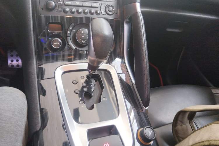 Used Peugeot 3008 2015 2.0L Automatic Trend Edition
